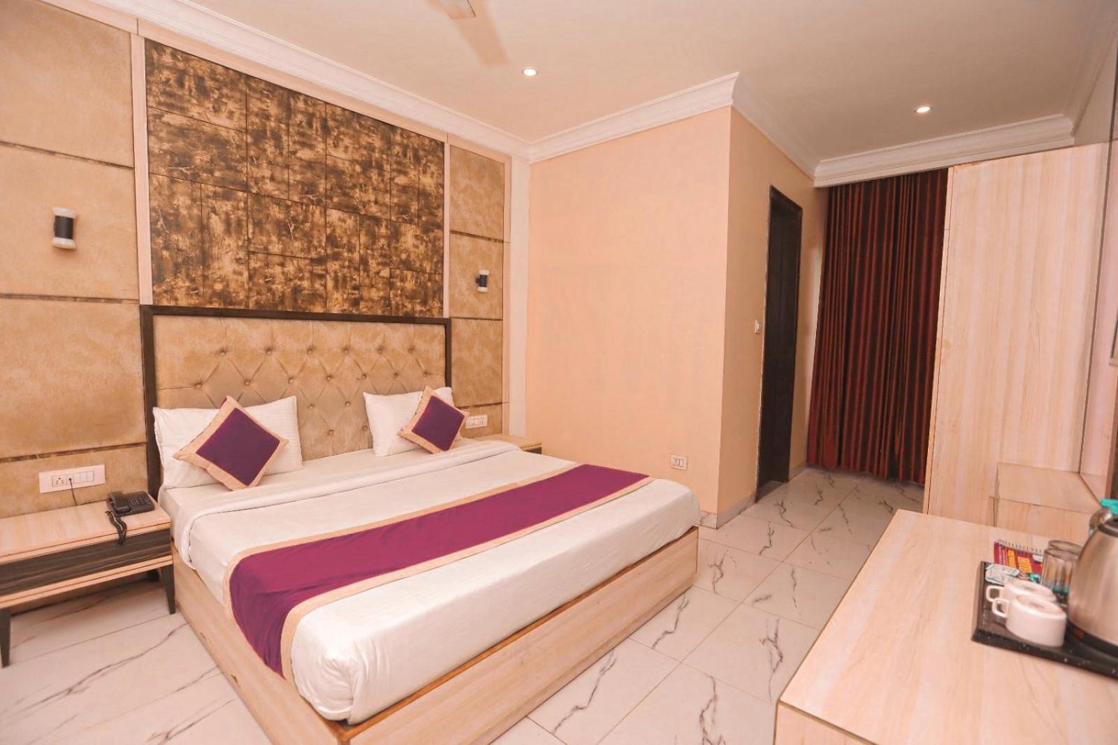 Hotel Almora Inn - Near By Delhi International Airport - With Free Airport Pickup And Drop New Delhi Exteriör bild