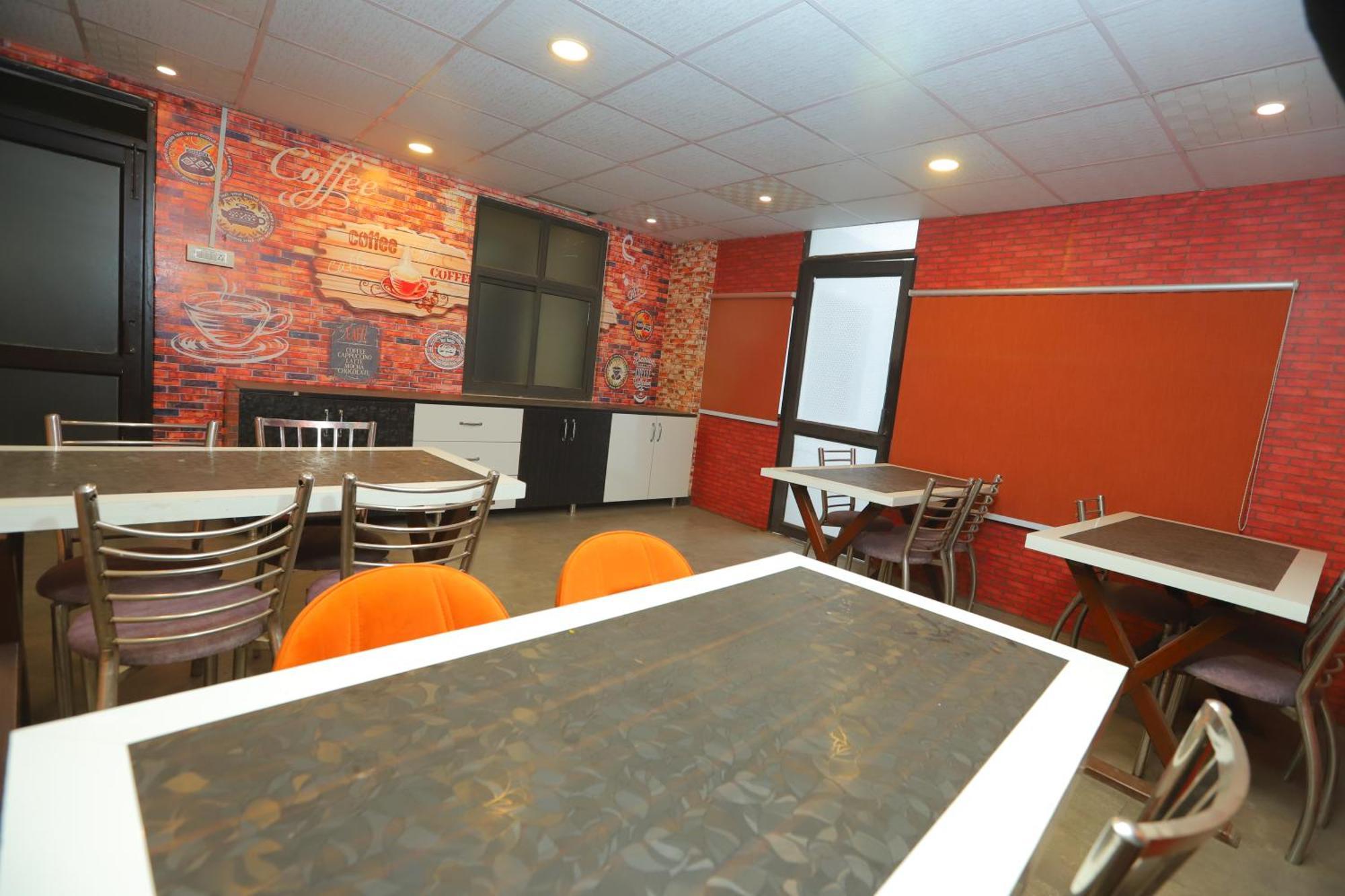 Hotel Almora Inn - Near By Delhi International Airport - With Free Airport Pickup And Drop New Delhi Exteriör bild
