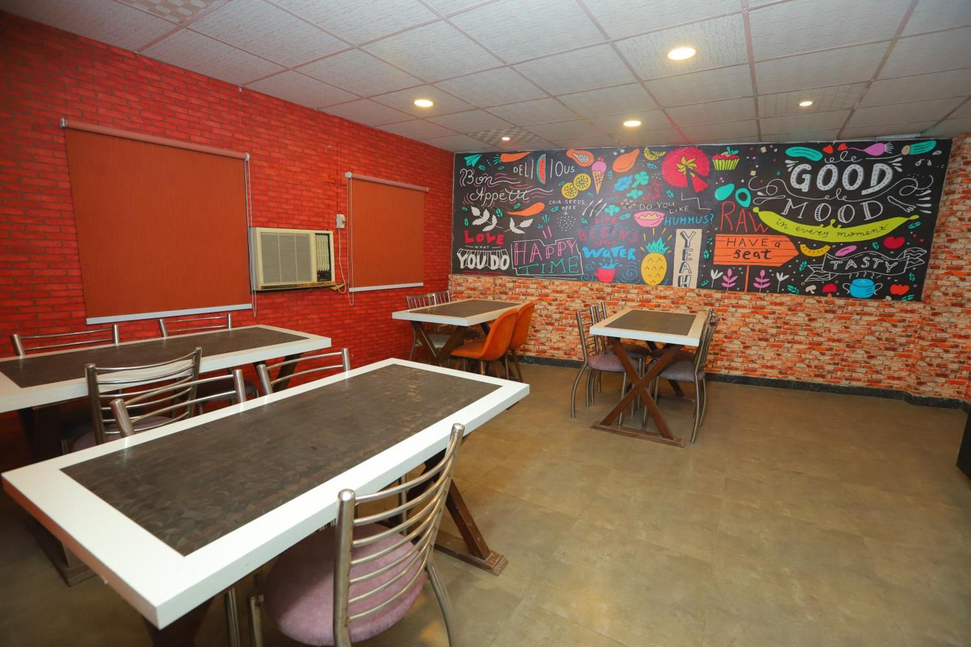 Hotel Almora Inn - Near By Delhi International Airport - With Free Airport Pickup And Drop New Delhi Exteriör bild