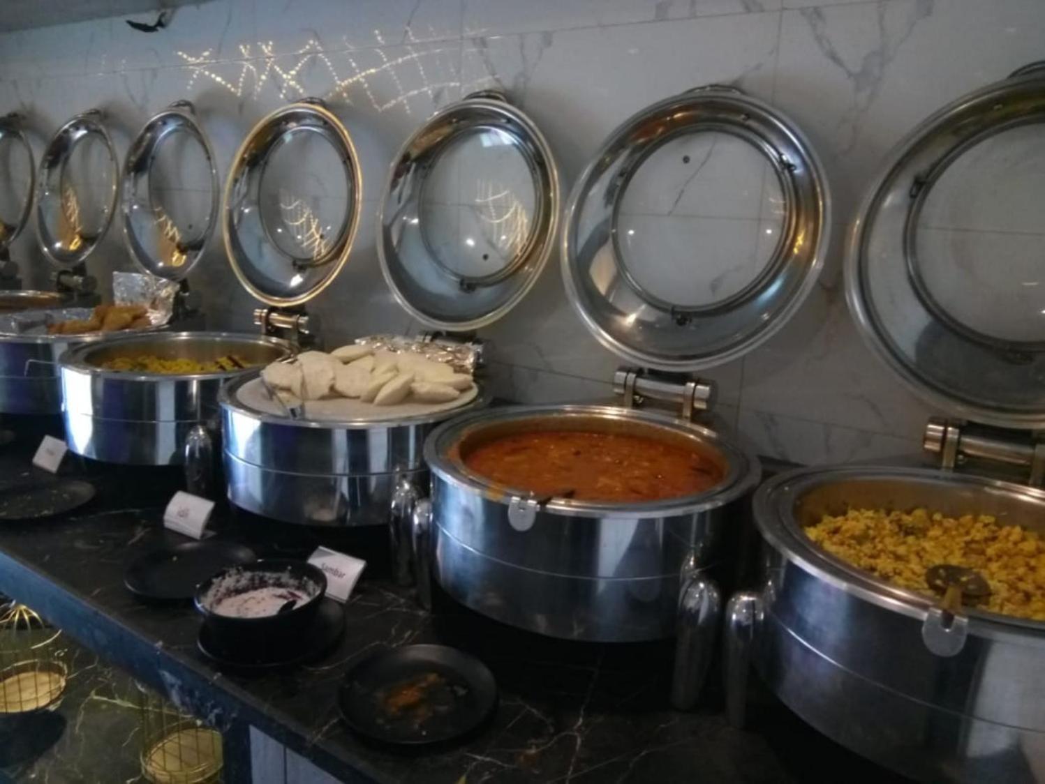 Hotel Almora Inn - Near By Delhi International Airport - With Free Airport Pickup And Drop New Delhi Exteriör bild