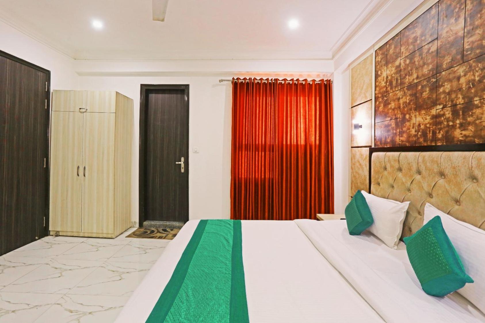 Hotel Almora Inn - Near By Delhi International Airport - With Free Airport Pickup And Drop New Delhi Exteriör bild