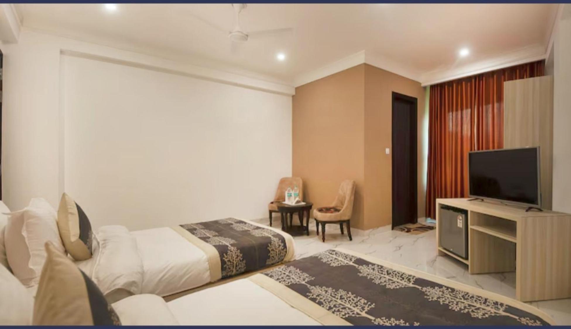 Hotel Almora Inn - Near By Delhi International Airport - With Free Airport Pickup And Drop New Delhi Exteriör bild
