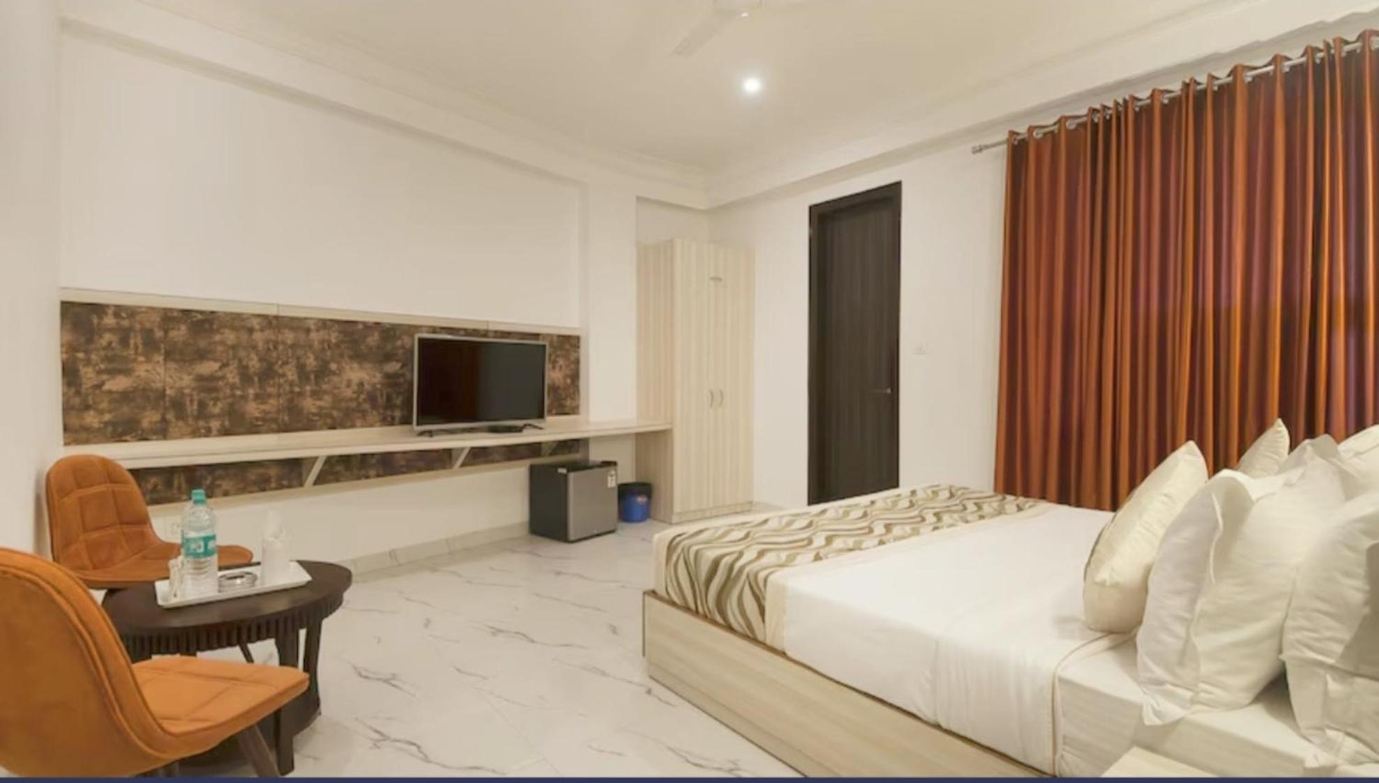 Hotel Almora Inn - Near By Delhi International Airport - With Free Airport Pickup And Drop New Delhi Exteriör bild