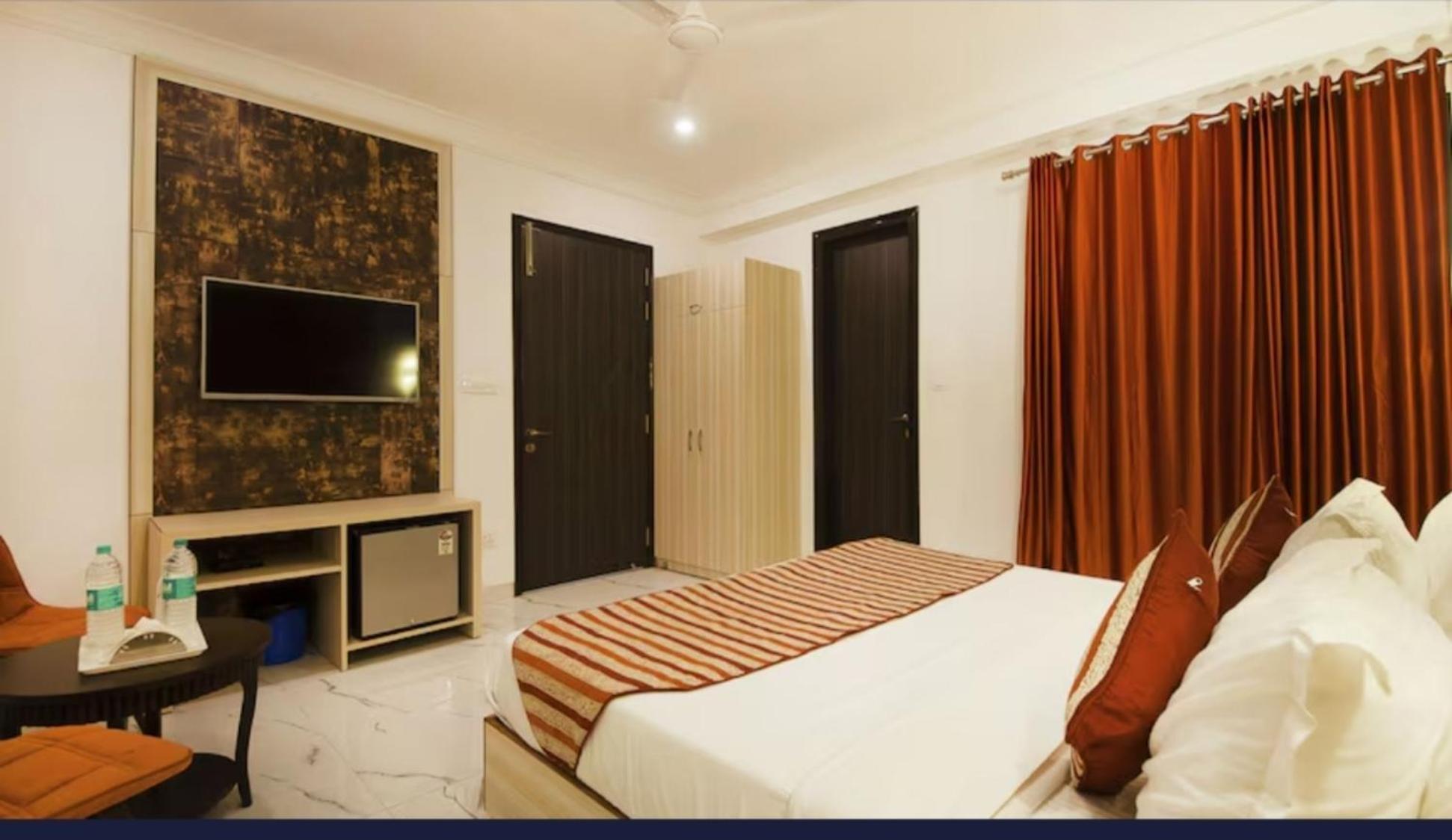Hotel Almora Inn - Near By Delhi International Airport - With Free Airport Pickup And Drop New Delhi Exteriör bild