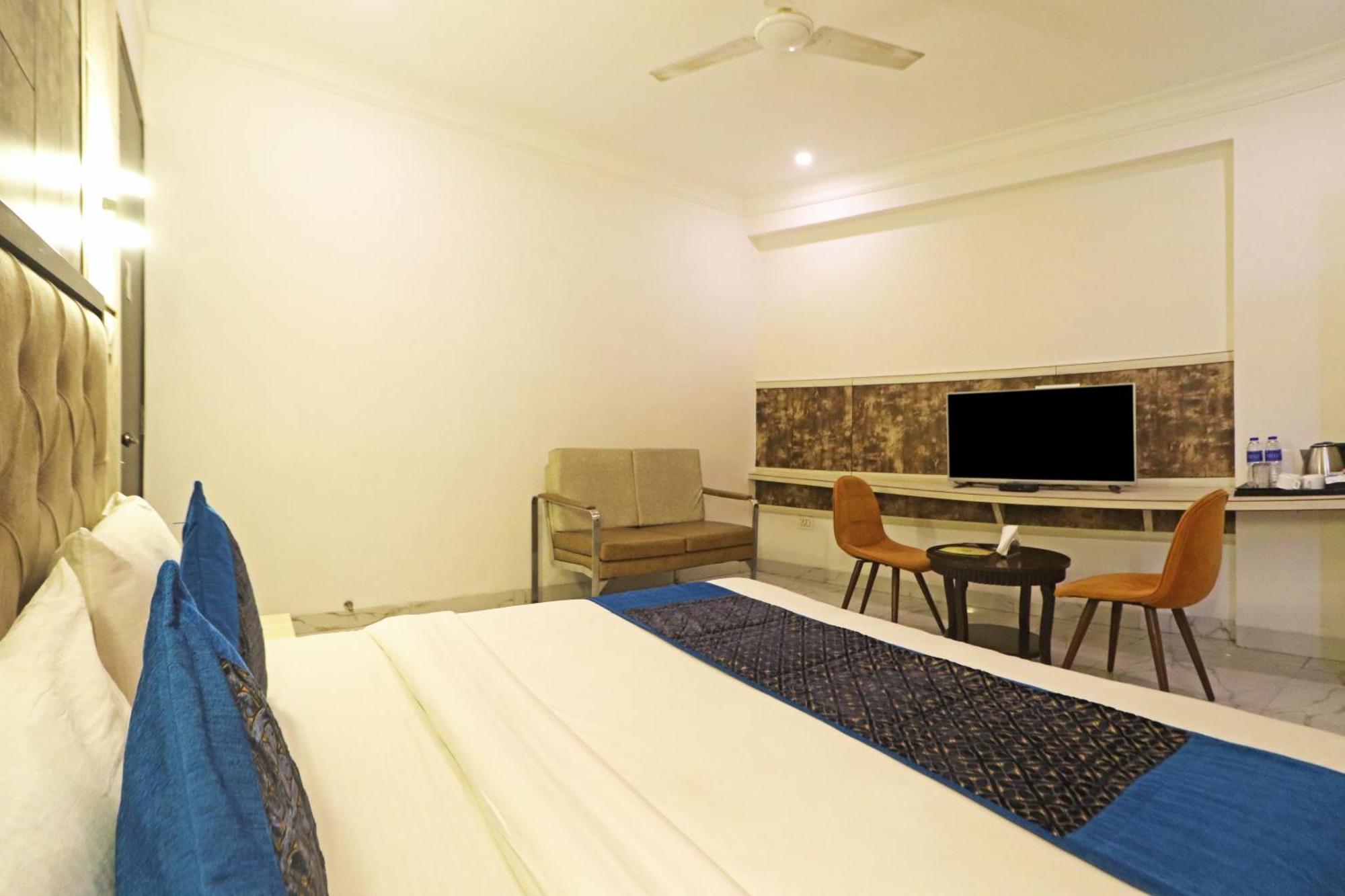 Hotel Almora Inn - Near By Delhi International Airport - With Free Airport Pickup And Drop New Delhi Exteriör bild