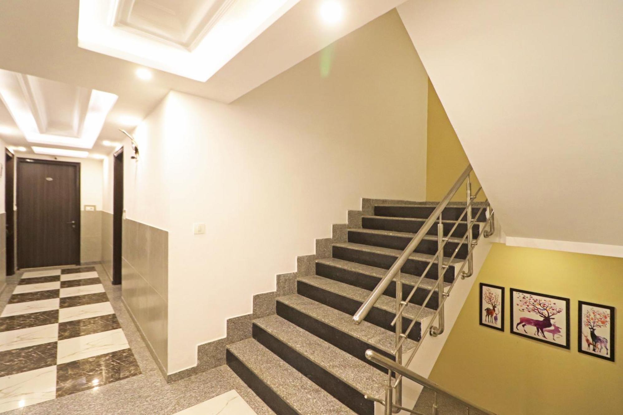 Hotel Almora Inn - Near By Delhi International Airport - With Free Airport Pickup And Drop New Delhi Exteriör bild