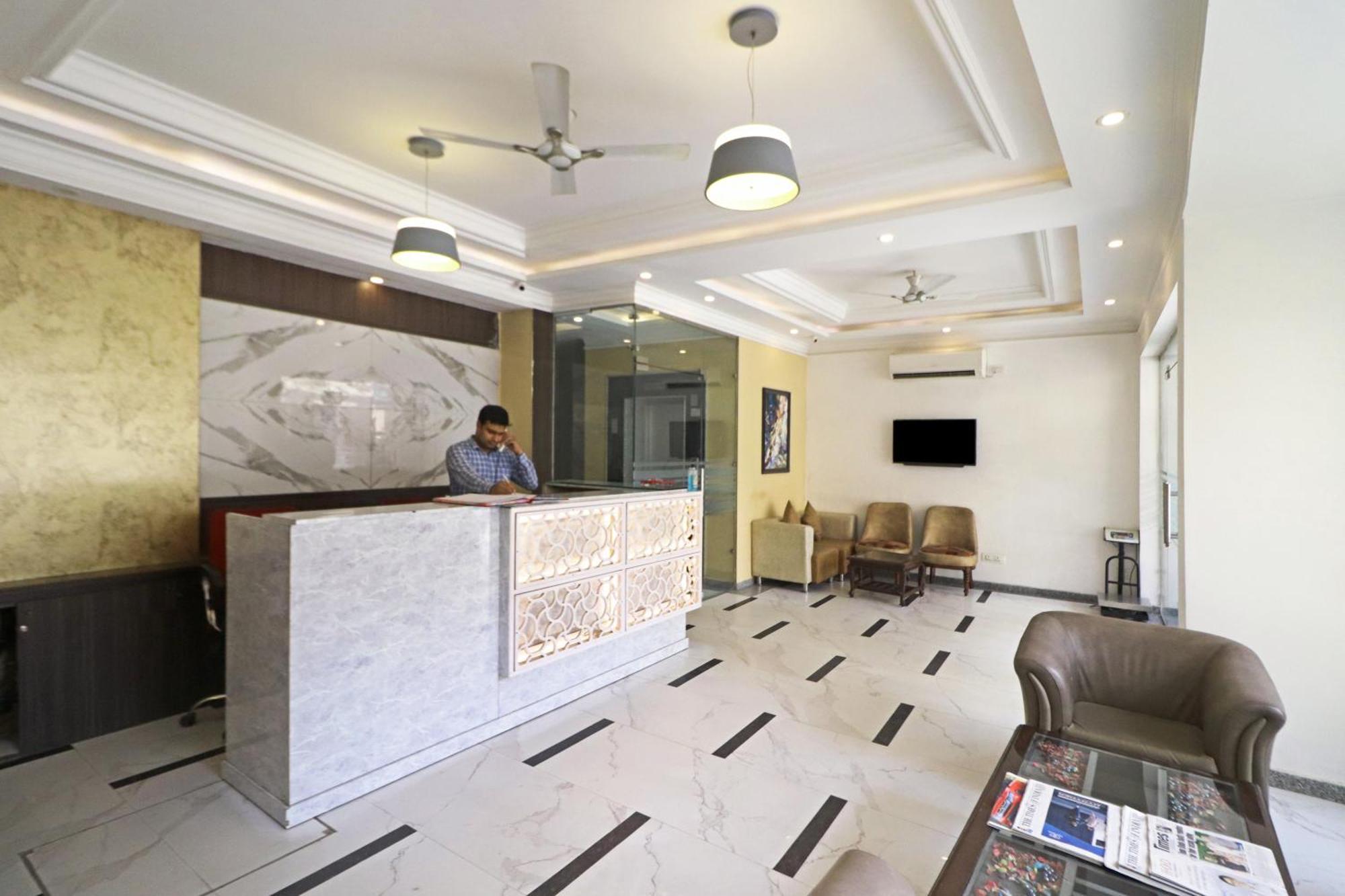 Hotel Almora Inn - Near By Delhi International Airport - With Free Airport Pickup And Drop New Delhi Exteriör bild