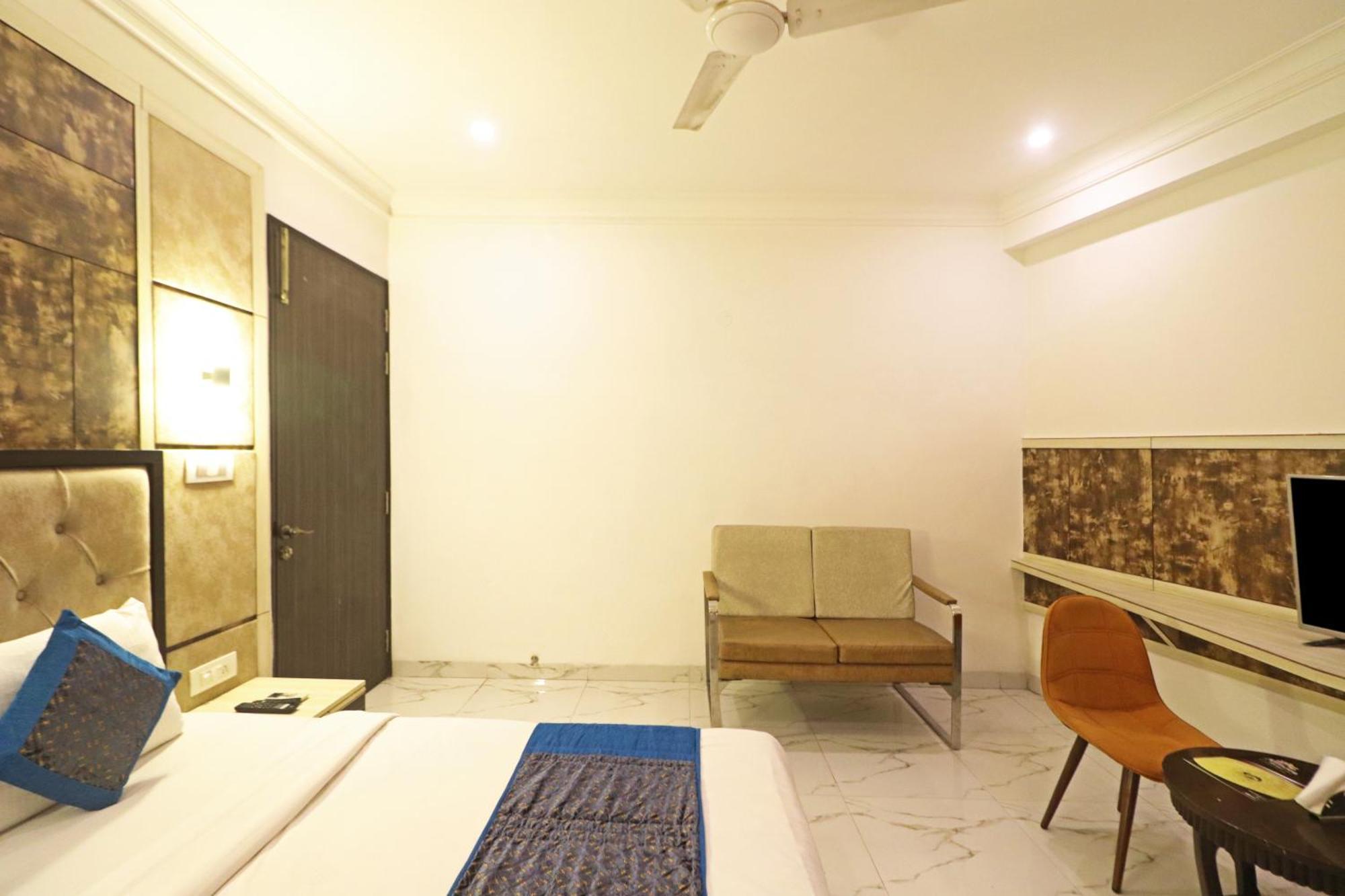 Hotel Almora Inn - Near By Delhi International Airport - With Free Airport Pickup And Drop New Delhi Exteriör bild