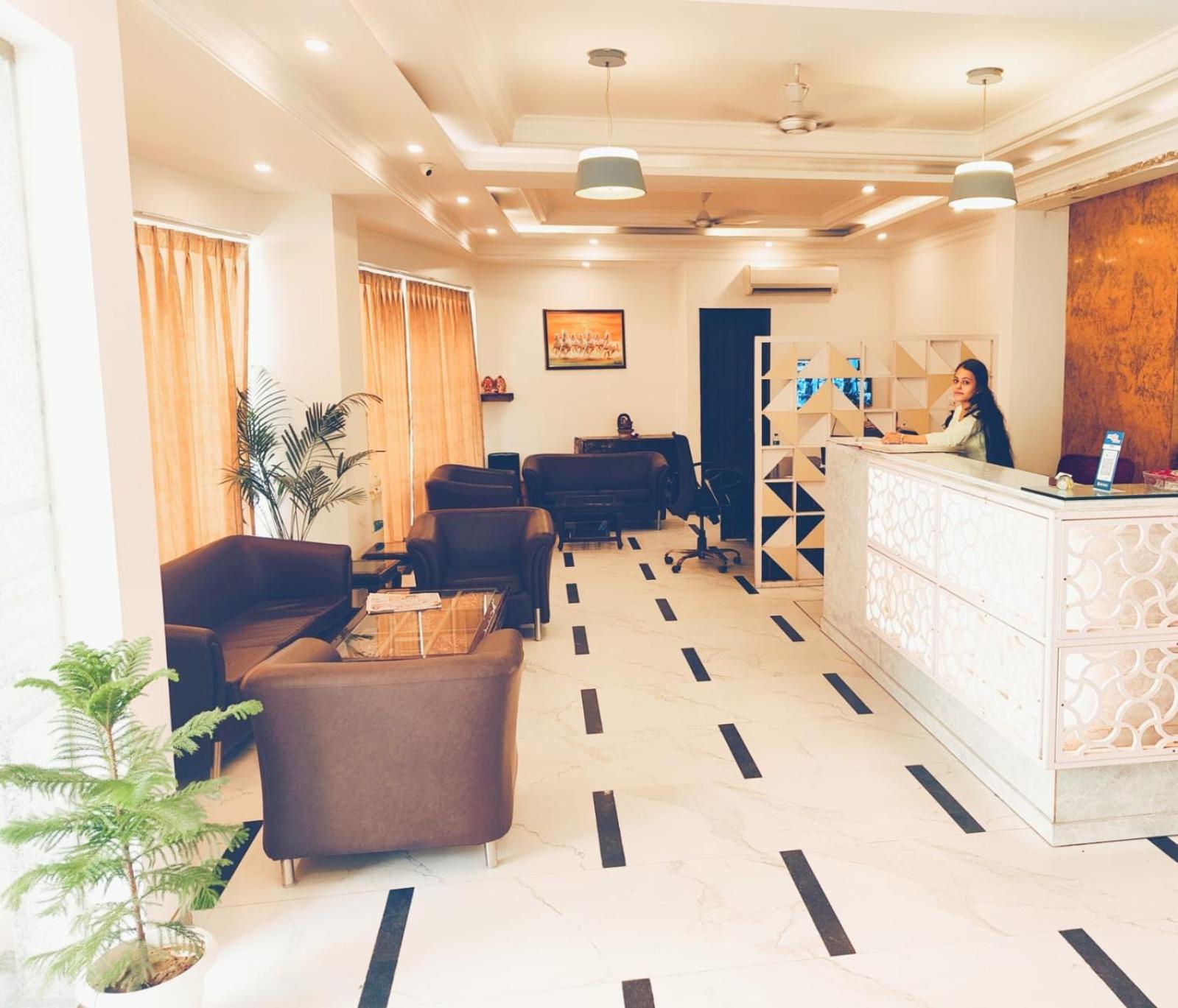 Hotel Almora Inn - Near By Delhi International Airport - With Free Airport Pickup And Drop New Delhi Exteriör bild