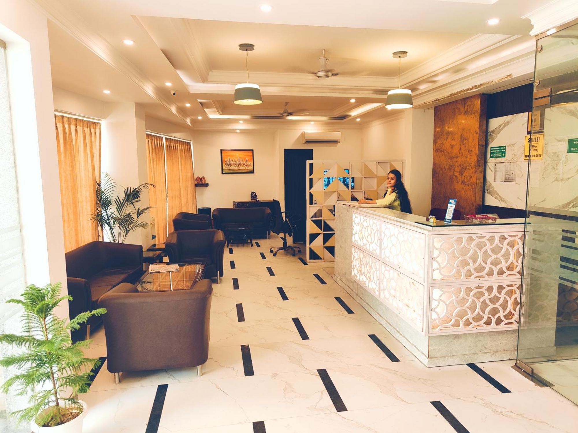 Hotel Almora Inn - Near By Delhi International Airport - With Free Airport Pickup And Drop New Delhi Exteriör bild