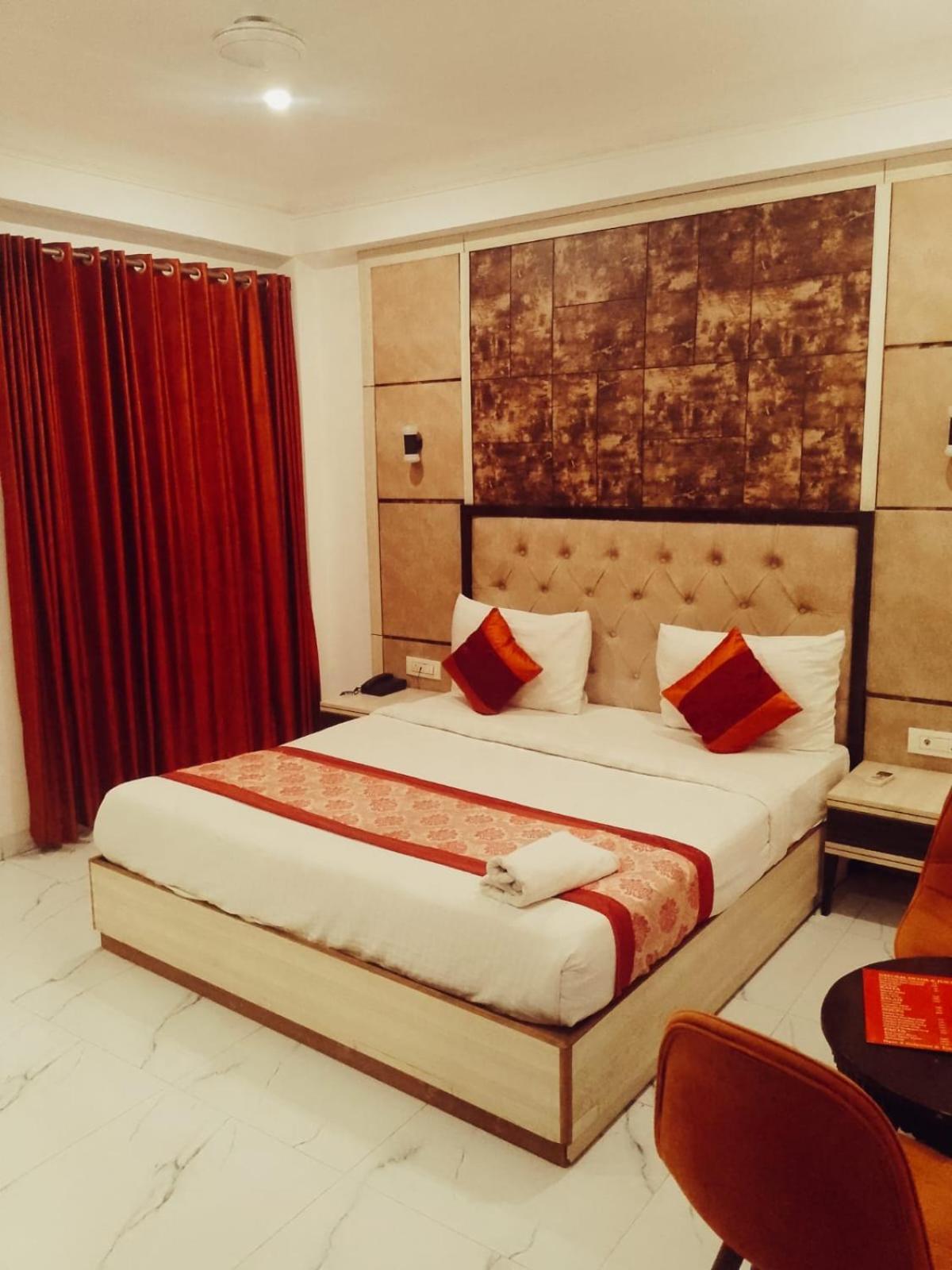 Hotel Almora Inn - Near By Delhi International Airport - With Free Airport Pickup And Drop New Delhi Exteriör bild