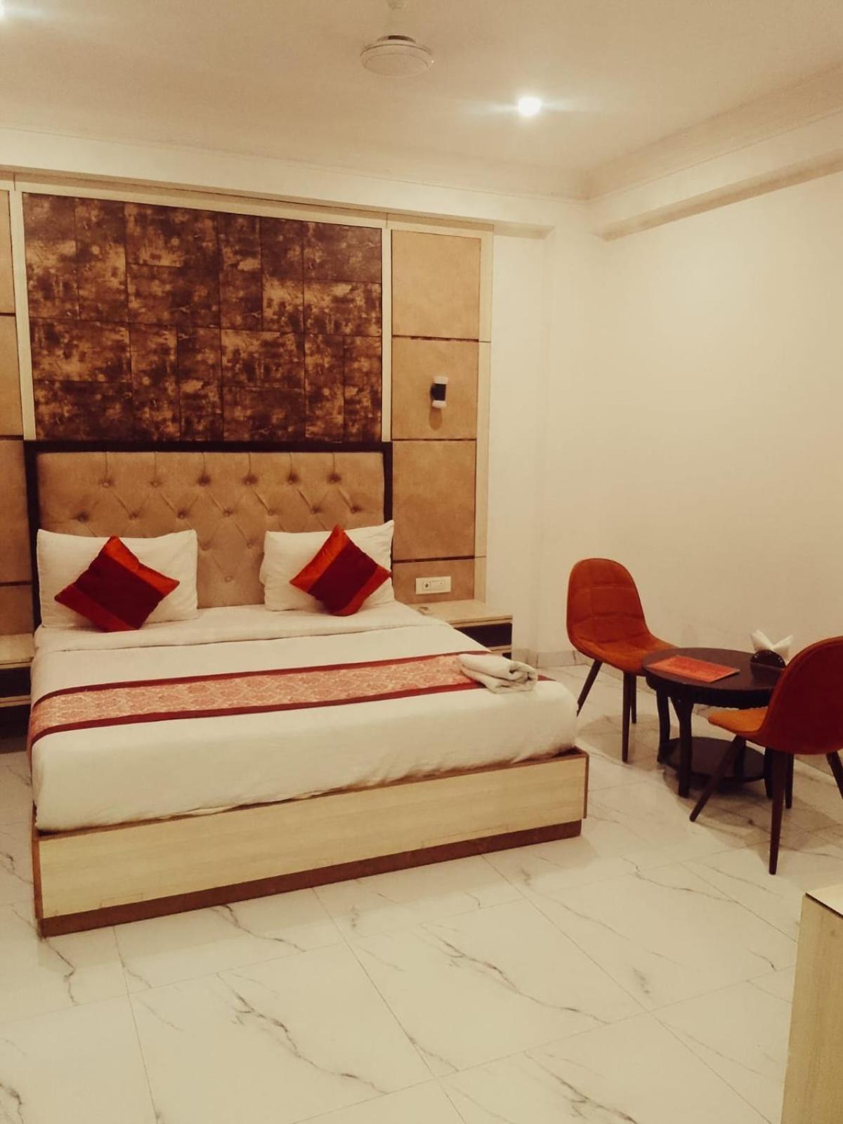 Hotel Almora Inn - Near By Delhi International Airport - With Free Airport Pickup And Drop New Delhi Exteriör bild