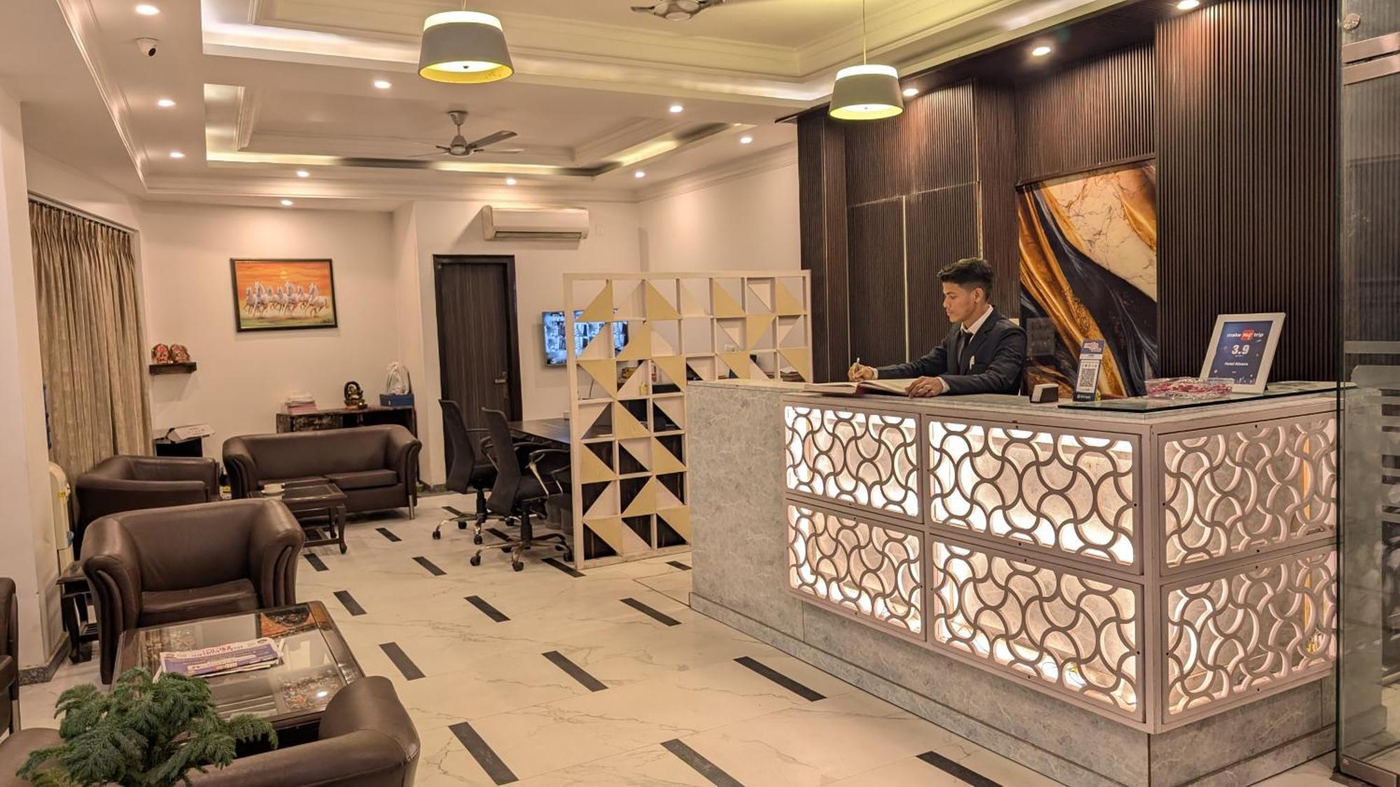 Hotel Almora Inn - Near By Delhi International Airport - With Free Airport Pickup And Drop New Delhi Exteriör bild